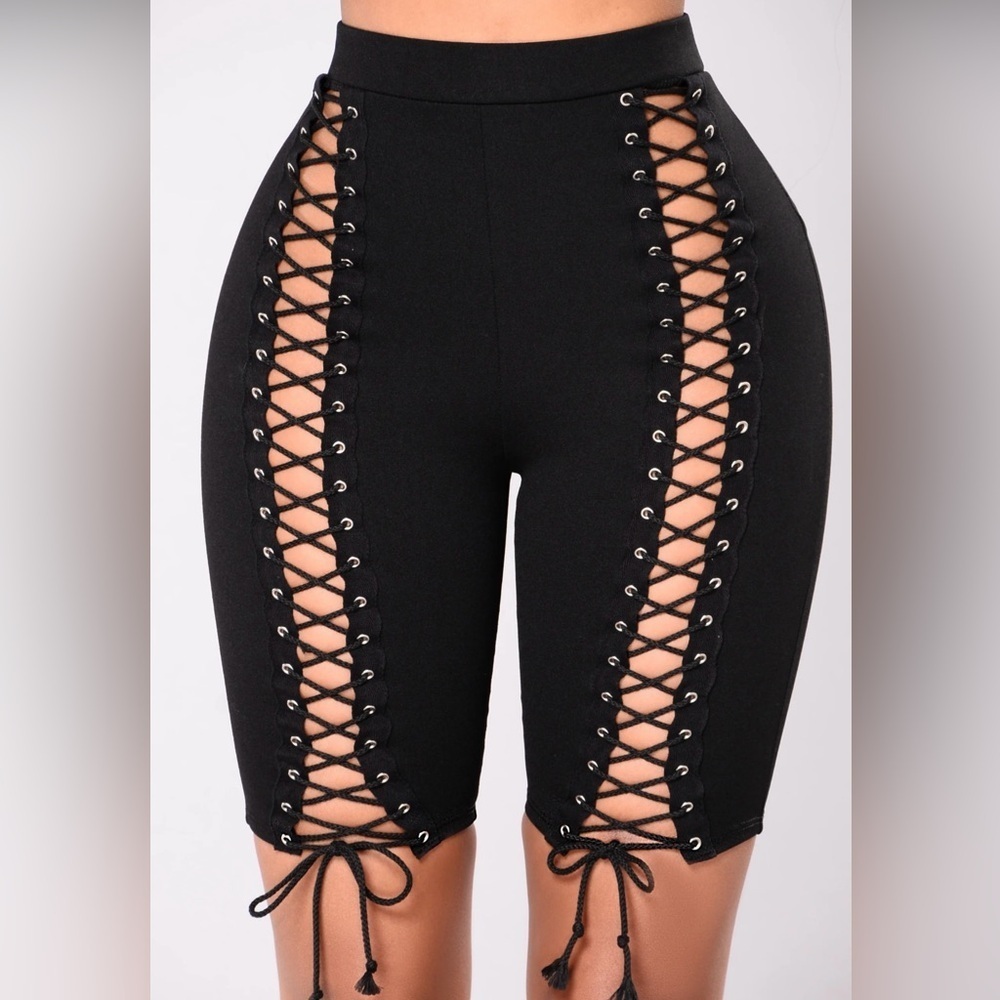 Hillcrest Biker Shorts - Black - Picture 3 of 3